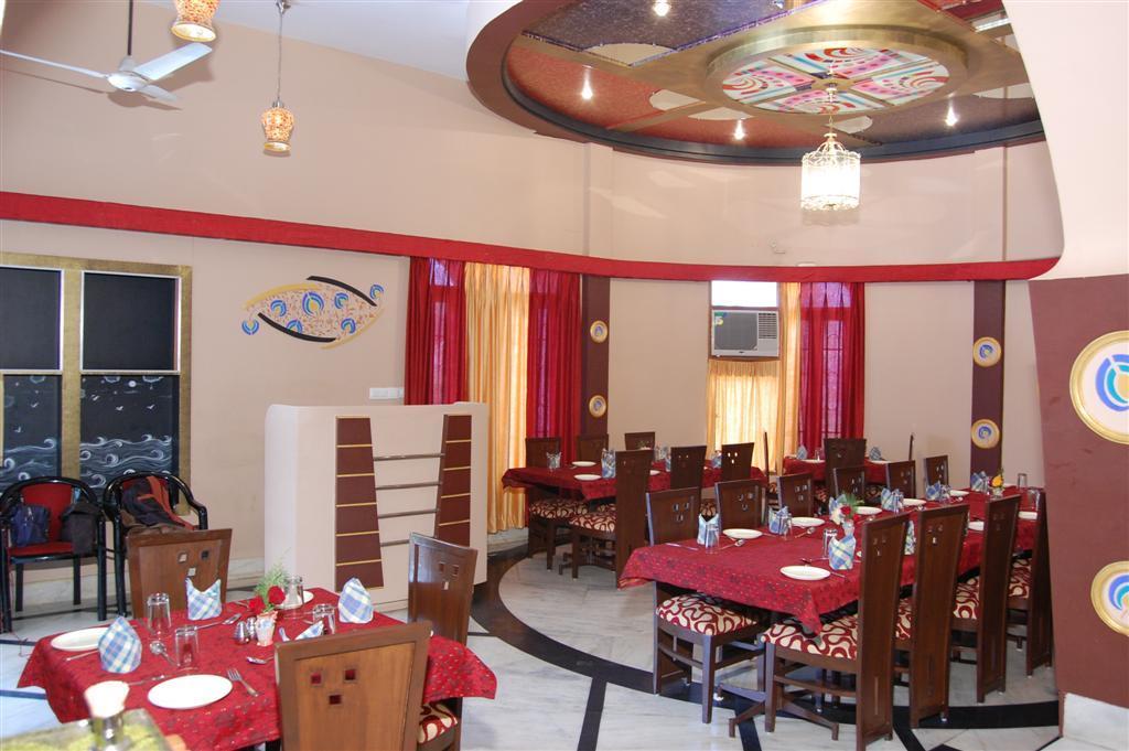 Oriental Palace Resort Udaipur Restaurant