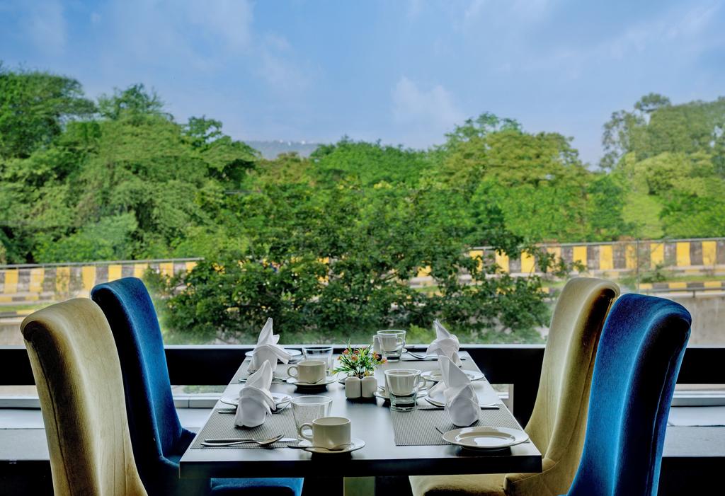 The Fern Residency Hotel Udaipur Restaurant