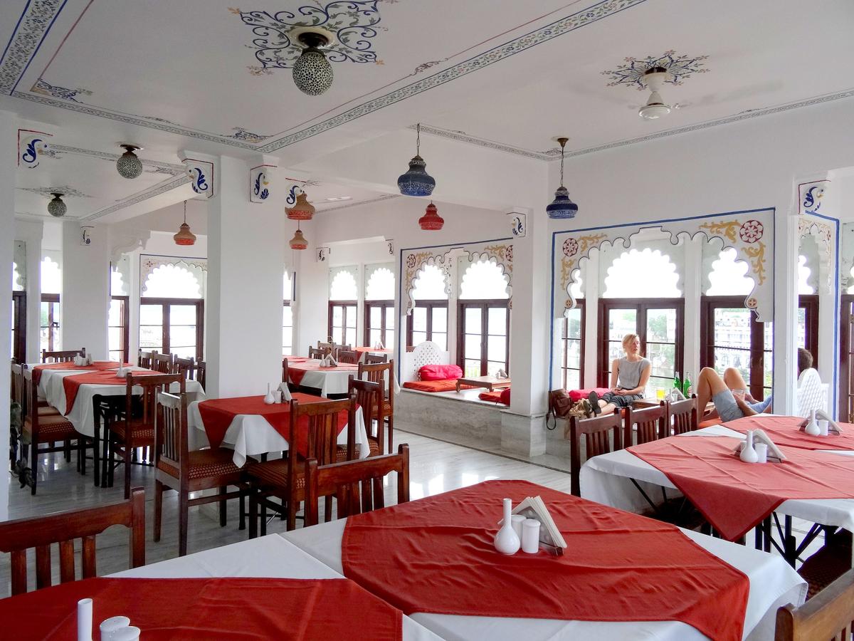 Lake Pichola Hotel Udaipur Restaurant