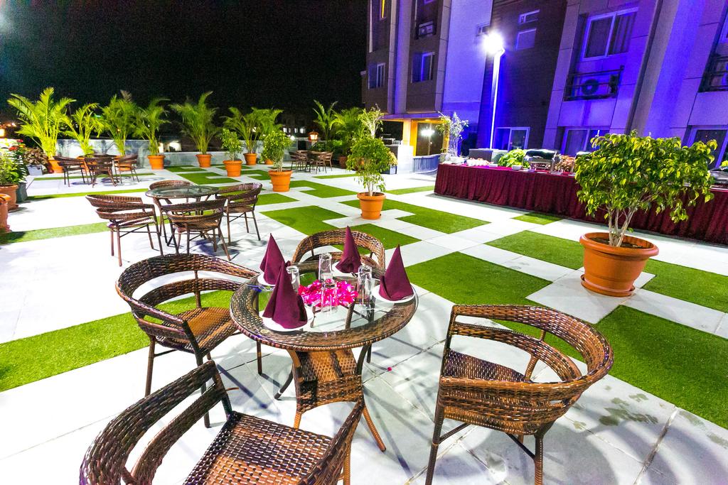 Ambience Hotel Udaipur Restaurant