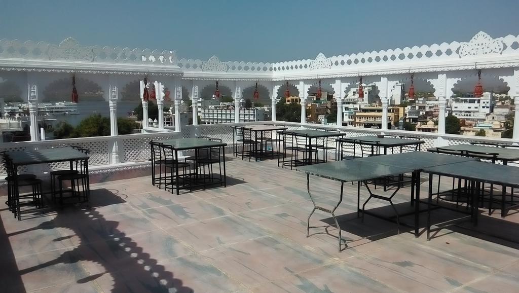 Royal Palace Hotel Udaipur Restaurant