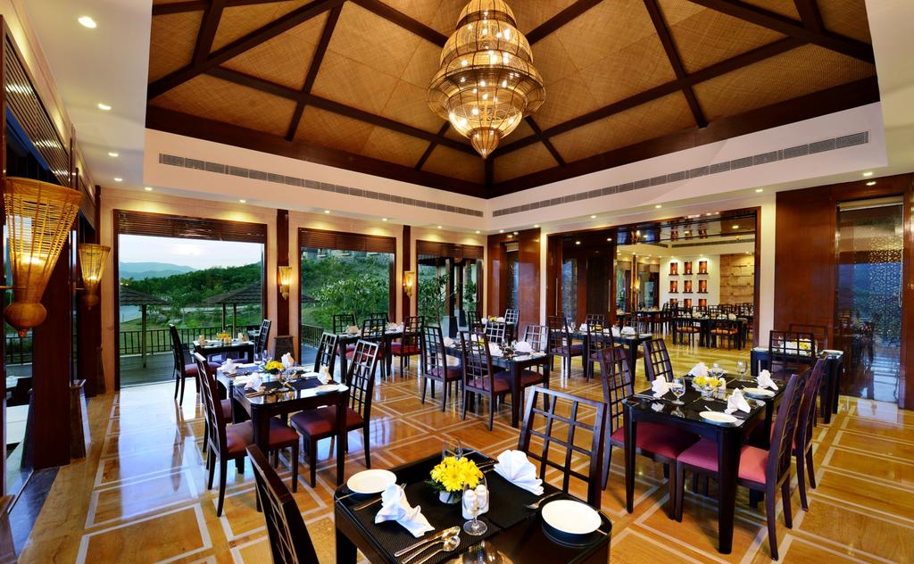 The Ananta Hotel Udaipur Restaurant