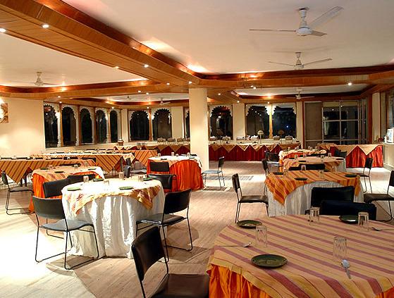 Jaisamand Island Resort Udaipur Restaurant