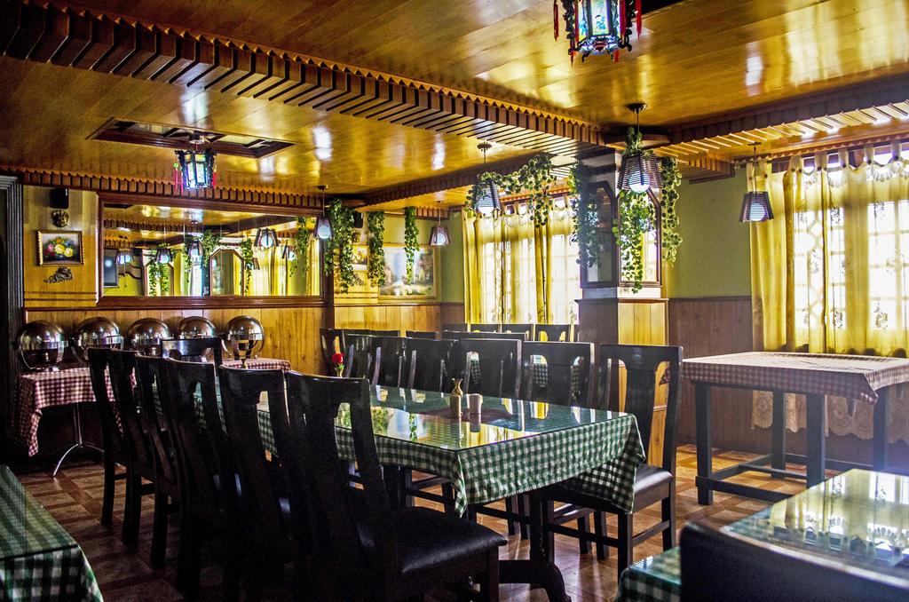 Hill Crown Hotel Udaipur Restaurant