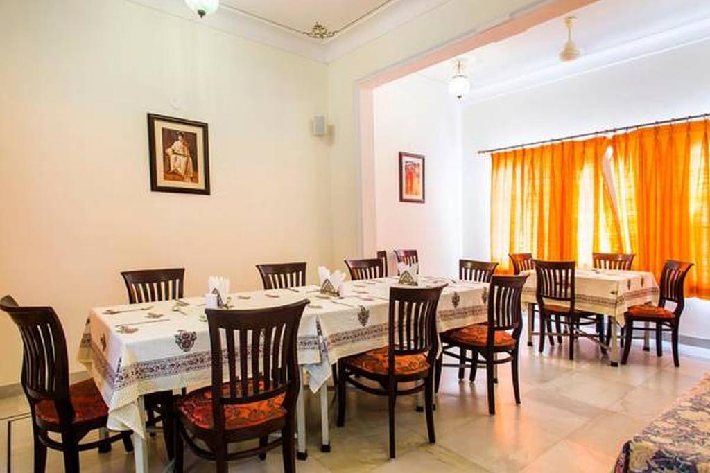 Akshay Niwas Hotel Udaipur Restaurant